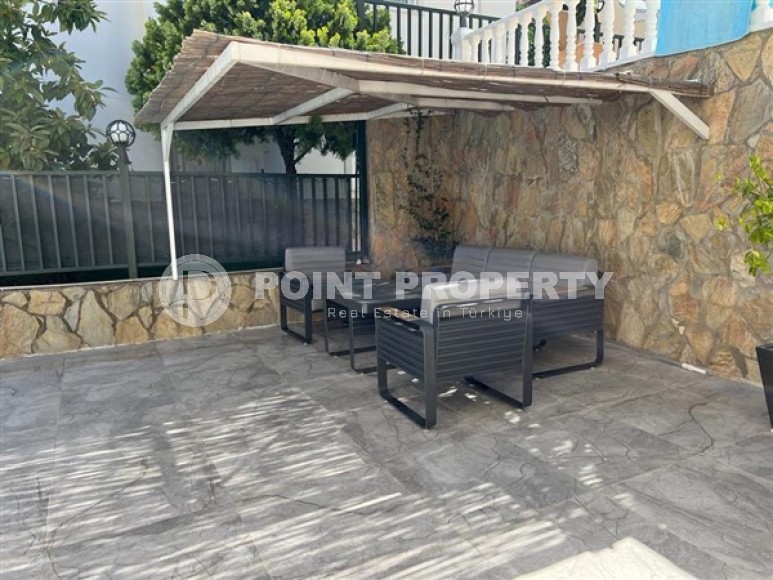 Well-maintained villa with three bedrooms, a fenced area with a garden and a swimming pool, in the center of Alanya-id-5097-photo-14