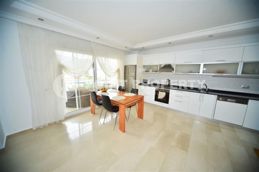 Прекрасные двухуровневые апартаменты с двумя спальными комнатами и видовой террасой, в районе нижняя Оба-id-5099-фото-2