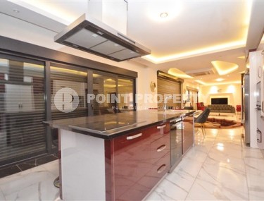 Роскошная вилла с шестью спальными комнатами и видовым открытым бассейном в районе Каргыджак-id-5128-фото-5