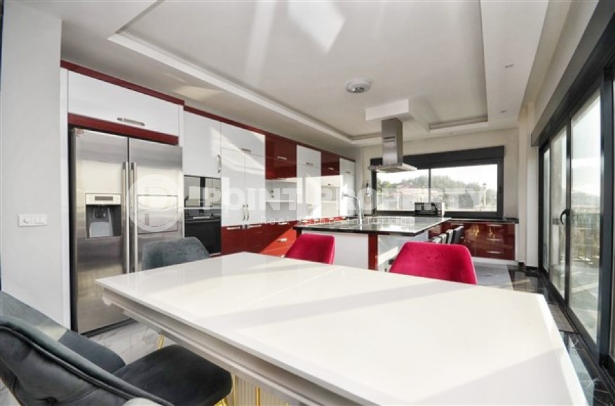 Роскошная вилла с шестью спальными комнатами и видовым открытым бассейном в районе Каргыджак-id-5128-фото-7