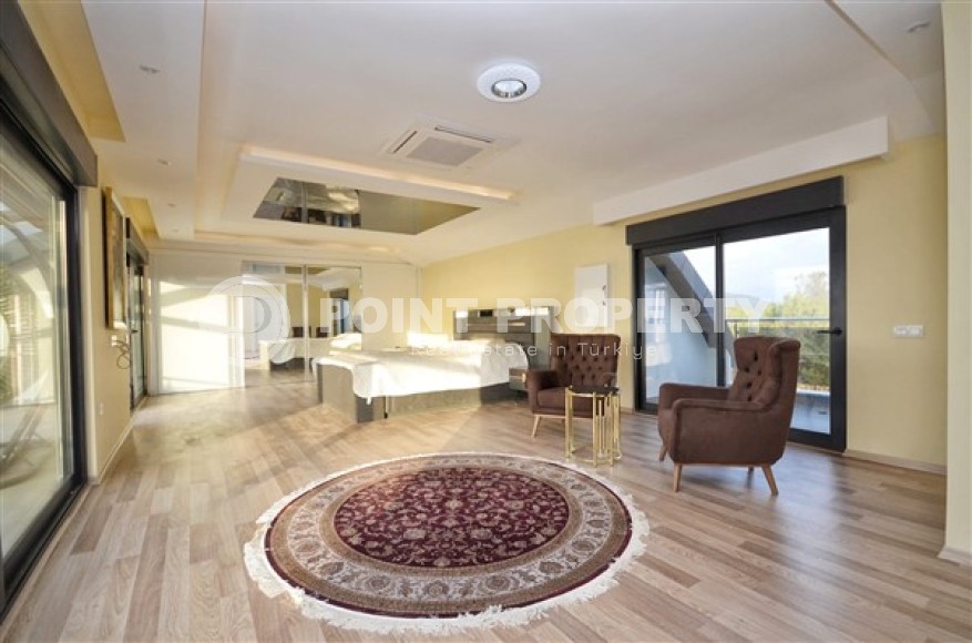 Роскошная вилла с шестью спальными комнатами и видовым открытым бассейном в районе Каргыджак-id-5128-фото-11