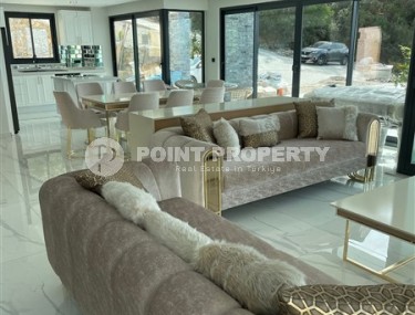 Роскошная трехэтажная вилла с инфинити бассейном в престижном районе Аланьи - Каргыджак и в 600 метрах от моря-id-5152-фото-2