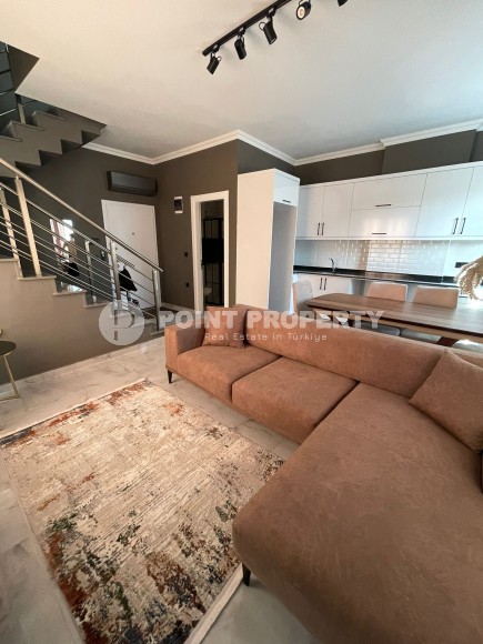 Стильная двухуровневая квартира с дизайнерским ремонтом на 9-м этаже с мансардой в районе Авсаллар-id-5157-фото-5