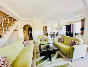 Светлая двухуровневая квартира 4+1, общей площадью 220 м2, на 4-м этаже с мансардой в центре района Оба-id-5163-фото-2