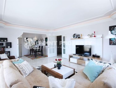 Comfortable apartment with sea views 250 meters from the beach and promenade-id-5168-photo-3