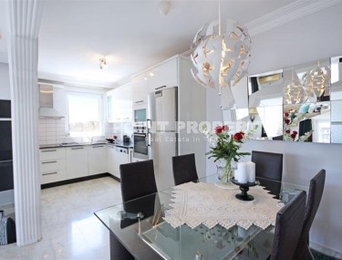 Comfortable apartment with sea views 250 meters from the beach and promenade-id-5168-photo-4