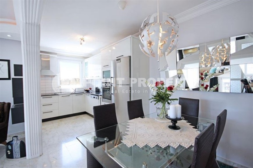 Comfortable apartment with sea views 250 meters from the beach and promenade-id-5168-photo-4