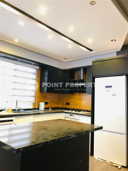 Spacious three-room apartment, 120m² with access to the garden in the center of Alanya, 400m from Cleopatra Beach, Alanya-id-1414-photo-5