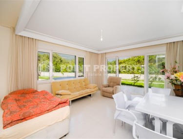 Светлые благоустроенные апартаменты, общей площадью 60 м2, на 1-м этаже с выходом на зеленую лужайку в саду-id-5172-фото-2