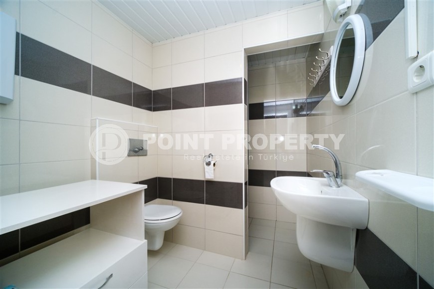 Светлые благоустроенные апартаменты, общей площадью 60 м2, на 1-м этаже с выходом на зеленую лужайку в саду-id-5172-фото-10