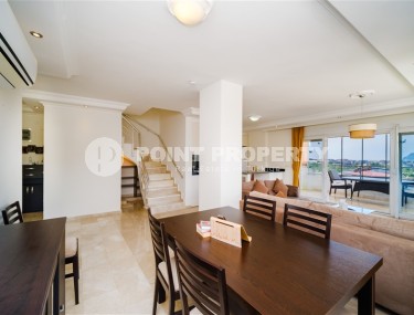 Атмосферная двухуровневая квартира на 4-м этаже с мансардой, с открытой панорамной террасой с видом на Торосские горы-id-5173-фото-4