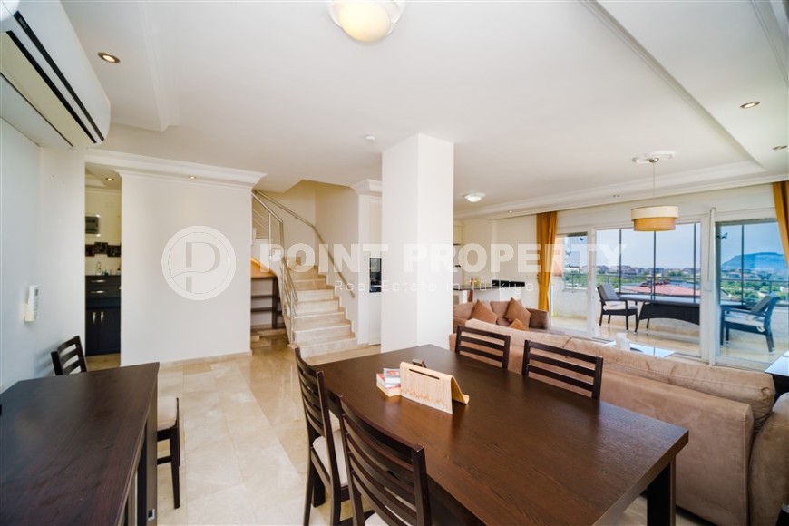 Атмосферная двухуровневая квартира на 4-м этаже с мансардой, с открытой панорамной террасой с видом на Торосские горы-id-5173-фото-4