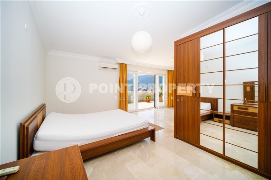 Атмосферная двухуровневая квартира на 4-м этаже с мансардой, с открытой панорамной террасой с видом на Торосские горы-id-5173-фото-9