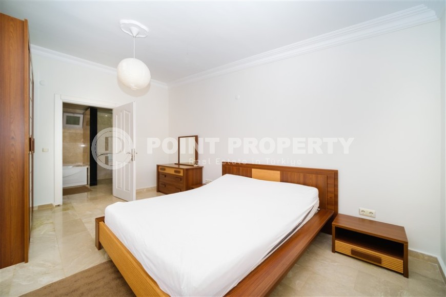 Атмосферная двухуровневая квартира на 4-м этаже с мансардой, с открытой панорамной террасой с видом на Торосские горы-id-5173-фото-10