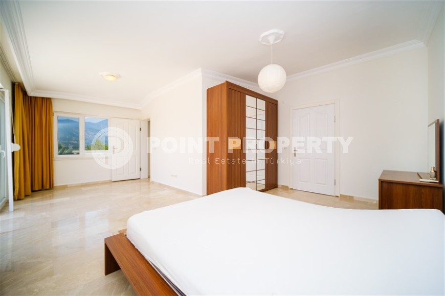 Атмосферная двухуровневая квартира на 4-м этаже с мансардой, с открытой панорамной террасой с видом на Торосские горы-id-5173-фото-11