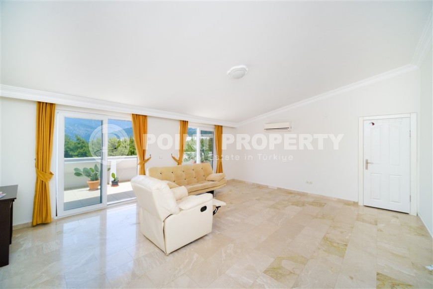 Атмосферная двухуровневая квартира на 4-м этаже с мансардой, с открытой панорамной террасой с видом на Торосские горы-id-5173-фото-13