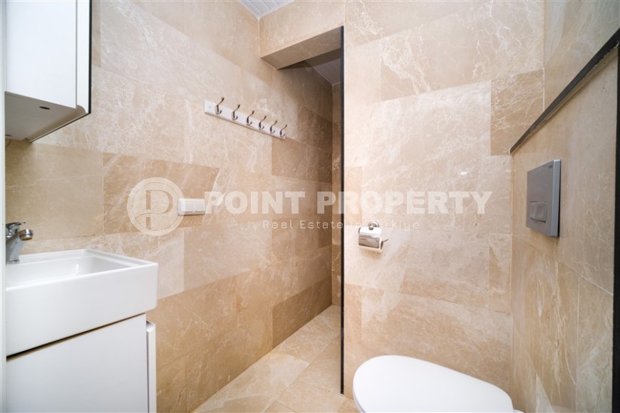 Атмосферная двухуровневая квартира на 4-м этаже с мансардой, с открытой панорамной террасой с видом на Торосские горы-id-5173-фото-15