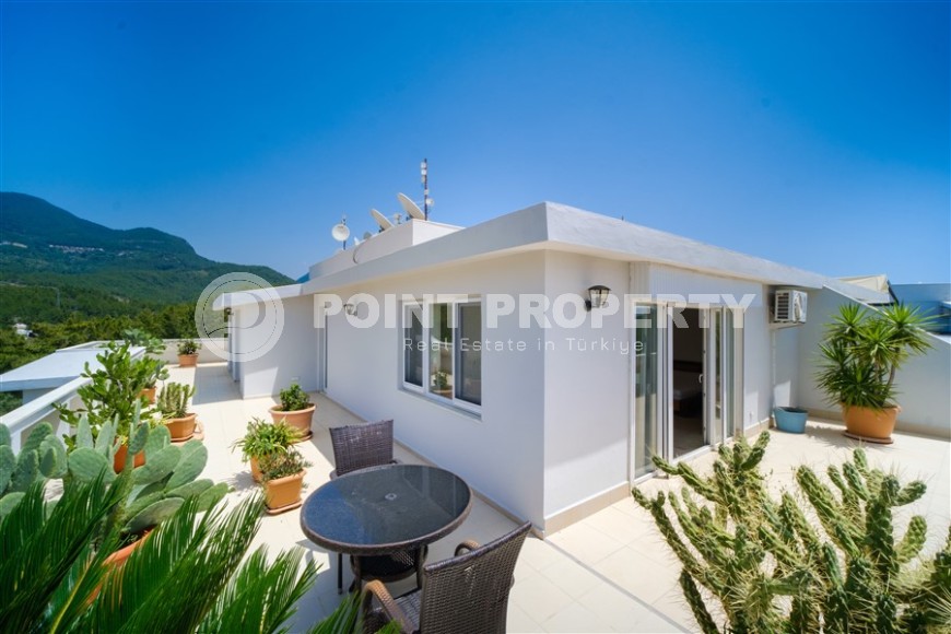 Атмосферная двухуровневая квартира на 4-м этаже с мансардой, с открытой панорамной террасой с видом на Торосские горы-id-5173-фото-19