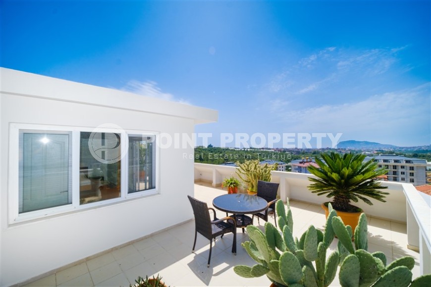 Атмосферная двухуровневая квартира на 4-м этаже с мансардой, с открытой панорамной террасой с видом на Торосские горы-id-5173-фото-20