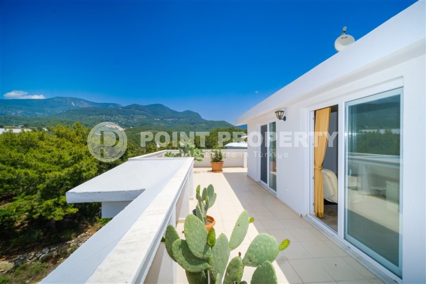 Атмосферная двухуровневая квартира на 4-м этаже с мансардой, с открытой панорамной террасой с видом на Торосские горы-id-5173-фото-21