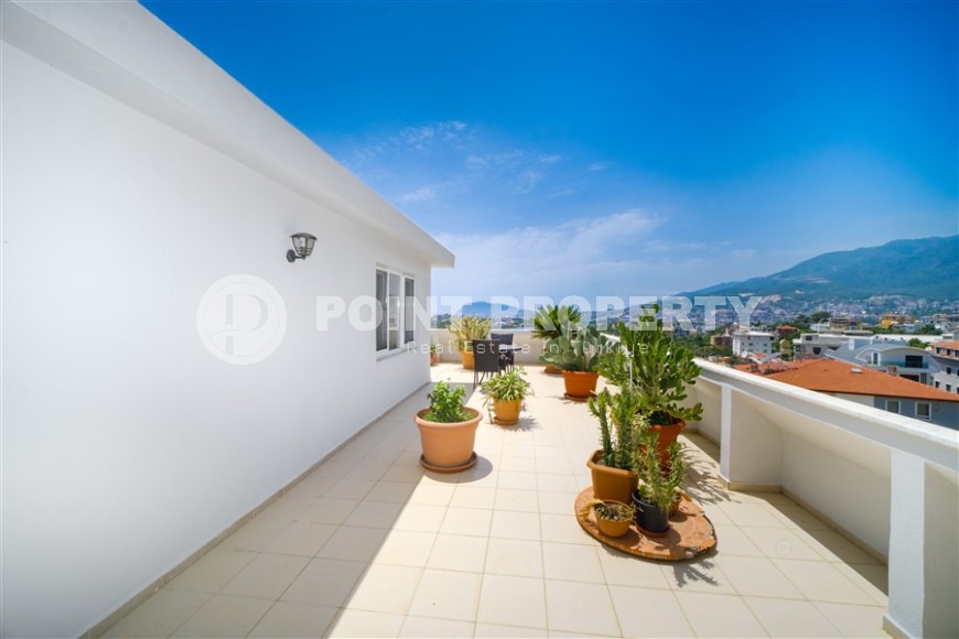 Атмосферная двухуровневая квартира на 4-м этаже с мансардой, с открытой панорамной террасой с видом на Торосские горы-id-5173-фото-22