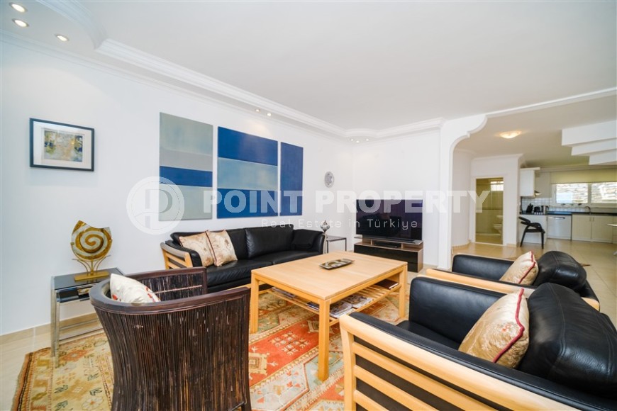 Меблированные двухуровневые апартаменты с тремя спальными комнатами в экологически чистом районе Аланьи - Бекташ-id-5178-фото-2