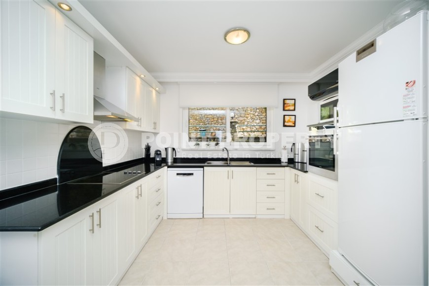 Меблированные двухуровневые апартаменты с тремя спальными комнатами в экологически чистом районе Аланьи - Бекташ-id-5178-фото-5