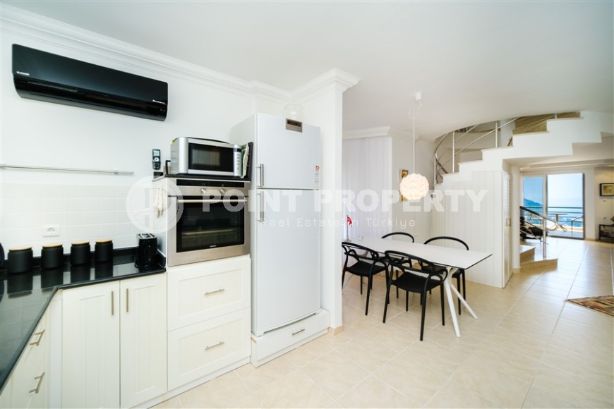 Меблированные двухуровневые апартаменты с тремя спальными комнатами в экологически чистом районе Аланьи - Бекташ-id-5178-фото-6