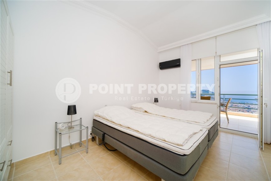 Меблированные двухуровневые апартаменты с тремя спальными комнатами в экологически чистом районе Аланьи - Бекташ-id-5178-фото-8