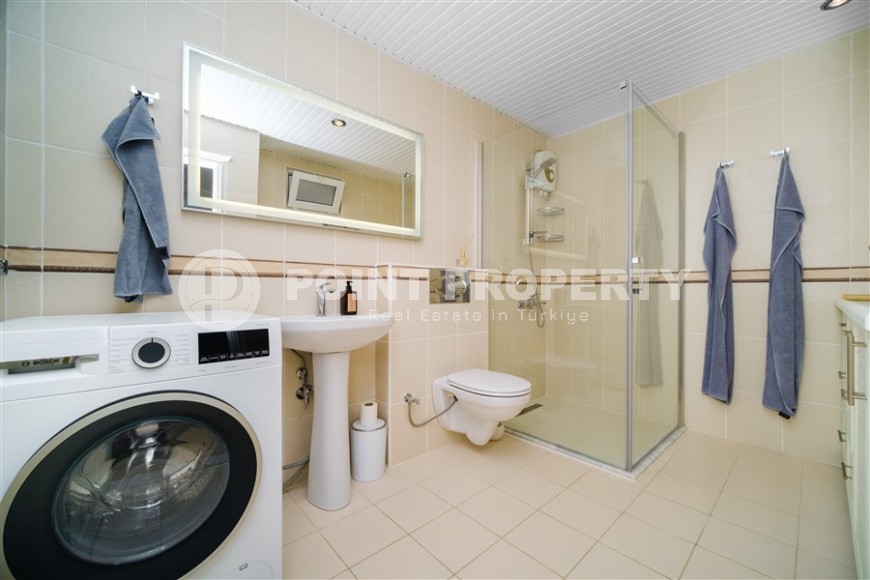 Меблированные двухуровневые апартаменты с тремя спальными комнатами в экологически чистом районе Аланьи - Бекташ-id-5178-фото-14