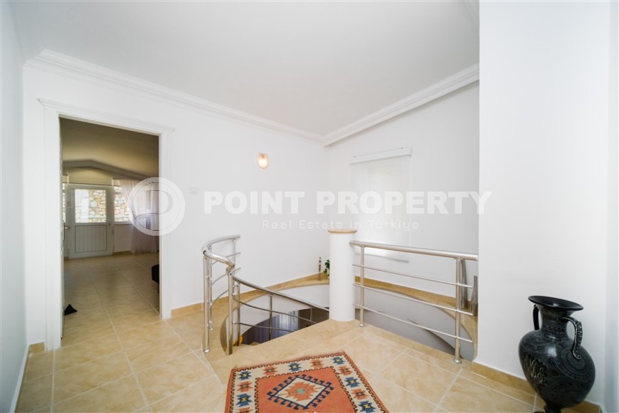 Меблированные двухуровневые апартаменты с тремя спальными комнатами в экологически чистом районе Аланьи - Бекташ-id-5178-фото-18