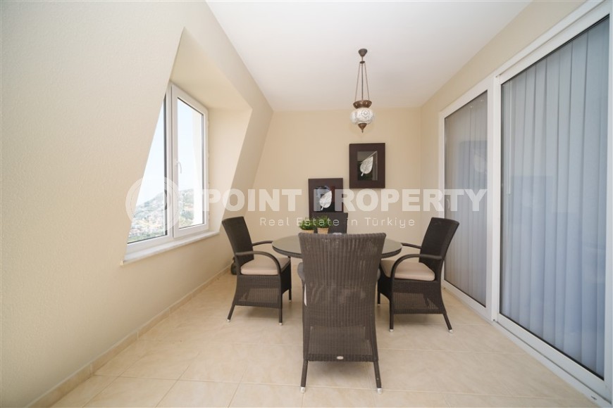 Меблированные двухуровневые апартаменты с тремя спальными комнатами в экологически чистом районе Аланьи - Бекташ-id-5178-фото-20