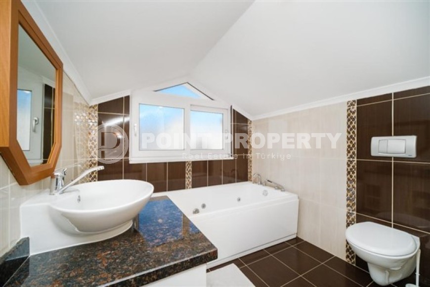 Прекрасная светлая двухуровневая квартира 3+1, общей площадью 140 м2, в самом центре Аланьи-id-5183-фото-10