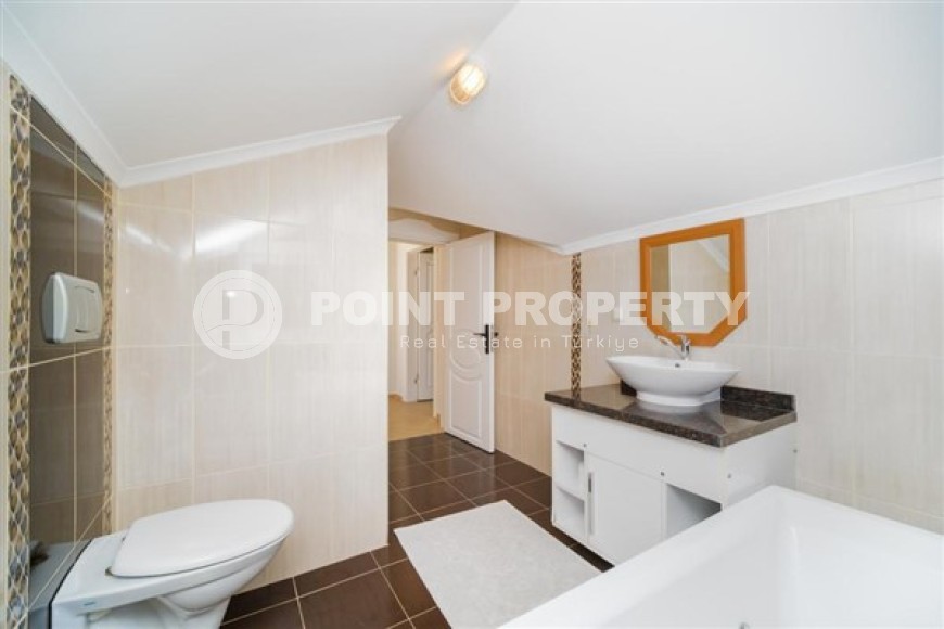 Прекрасная светлая двухуровневая квартира 3+1, общей площадью 140 м2, в самом центре Аланьи-id-5183-фото-12