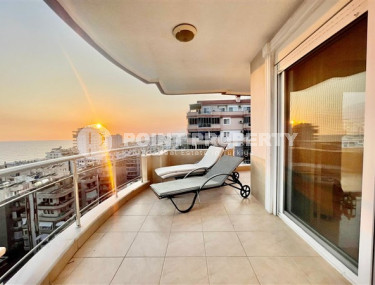 Apartment with a large terrace and incredible sea views. 125 sq.m.-id-1415-photo-2