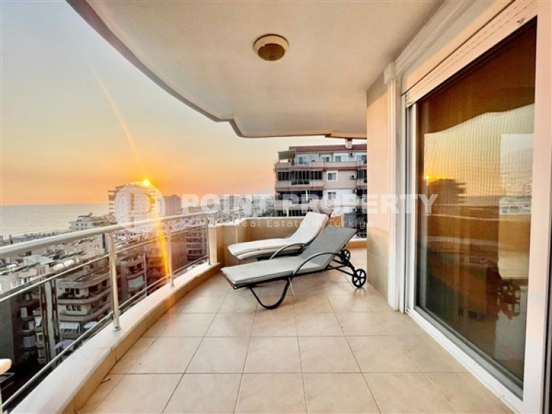 Apartment with a large terrace and incredible sea views. 125 sq.m.-id-1415-photo-2