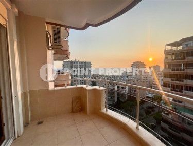 Apartment with a large terrace and incredible sea views. 125 sq.m.-id-1415-photo-4