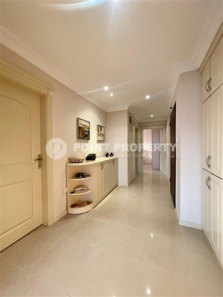 Apartment with a large terrace and incredible sea views. 125 sq.m.-id-1415-photo-17