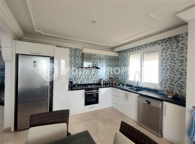 Большая двухуровневая квартира на 5-м этаже с мансардой в спокойном, уютном районе Аланьи - Демирташ-id-5206-фото-4