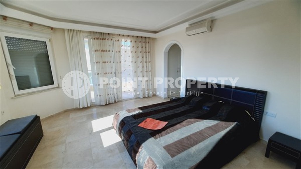 Просторный дуплекс с большой открытой террасой в спокойном районе Аланьи - Демирташ-id-5209-фото-4