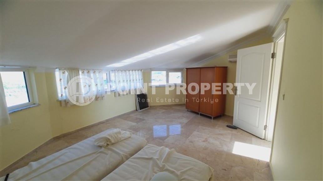 Просторный дуплекс с большой открытой террасой в спокойном районе Аланьи - Демирташ-id-5209-фото-7