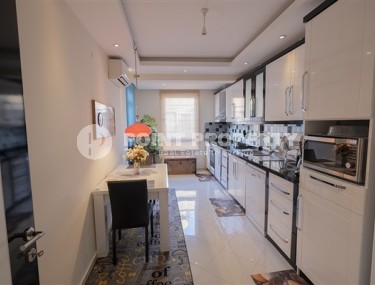 Двухуровнувые апартаменты с четырьмя спальными комнатами, отдельной кухней и видовой террасой, в центре города Аланья-id-5210-фото-4