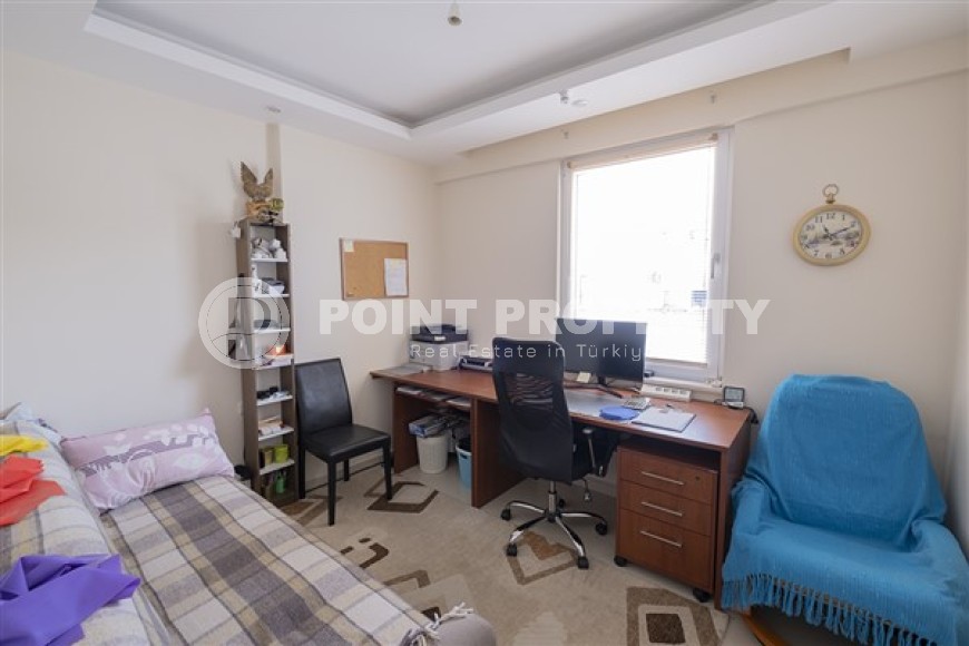 Двухуровнувые апартаменты с четырьмя спальными комнатами, отдельной кухней и видовой террасой, в центре города Аланья-id-5210-фото-8