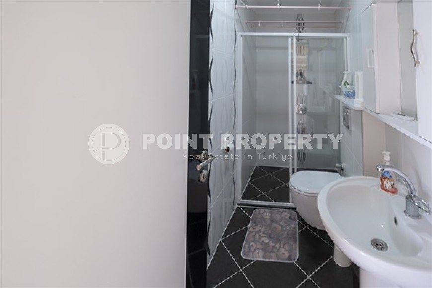 Двухуровнувые апартаменты с четырьмя спальными комнатами, отдельной кухней и видовой террасой, в центре города Аланья-id-5210-фото-12