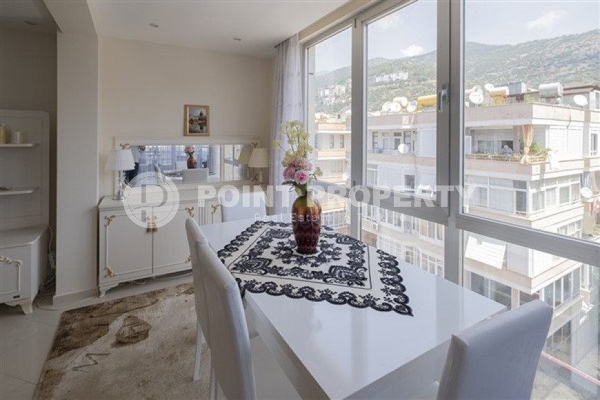 Двухуровнувые апартаменты с четырьмя спальными комнатами, отдельной кухней и видовой террасой, в центре города Аланья-id-5210-фото-13