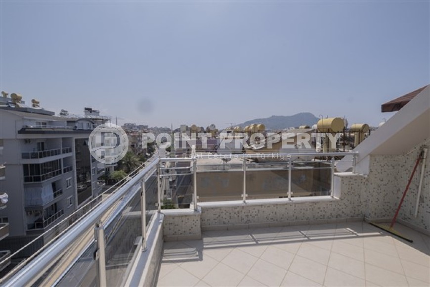 Двухуровнувые апартаменты с четырьмя спальными комнатами, отдельной кухней и видовой террасой, в центре города Аланья-id-5210-фото-16