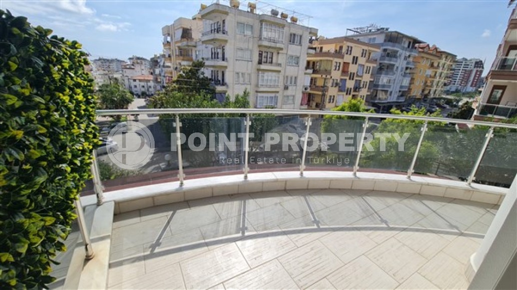 Двухуровневые апартаменты, общей площадью 125 м2, в километре от моря-id-5213-фото-9