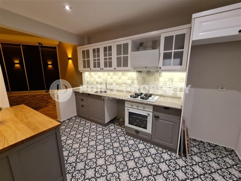 Stylish, bright apartment with two bedrooms and newly renovated, in the center of Alanya-id-5221-photo-2