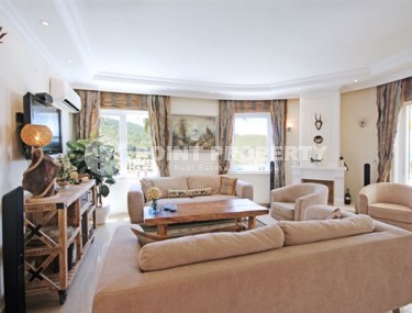 Вилла с пятью спальными комнатами с большой видовой террасой и видом на Средиземное море, в районе Каргыджак-id-5235-фото-1