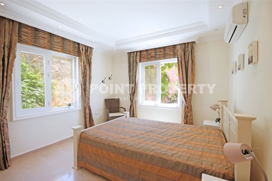 Вилла с пятью спальными комнатами с большой видовой террасой и видом на Средиземное море, в районе Каргыджак-id-5235-фото-9